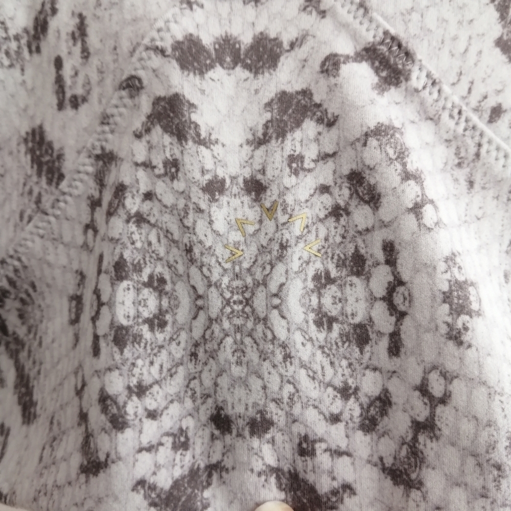 Varley Kellam Sports Bra in Taupe Grey Snake Print Large - Picture 8 of 16